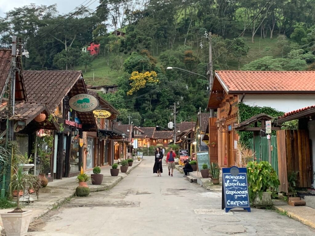 Descubra Maringá: Dicas de Viagem Econômicas na Divisa do Rio de Janeiro com Minas Gerais